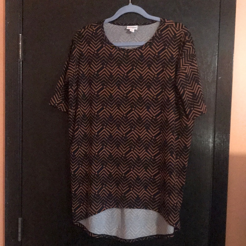 Lularoe Irma tunic top size XS EUC